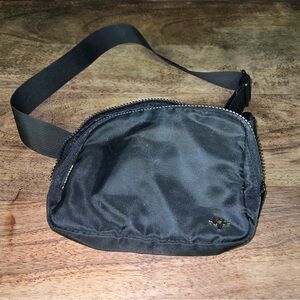 Radenergy Black RFID Blocking Crossbody Bag Unisex Fanny Pack Travel Bag